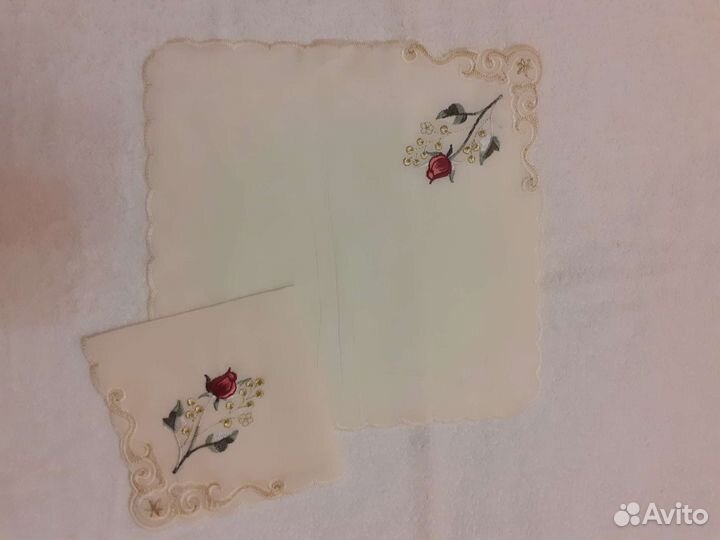 Скатерть 150 на 220 см новая с салфетками