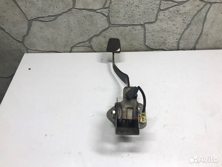 Педаль сцепления Kia Sportage II 2.0 2006 (б/у)