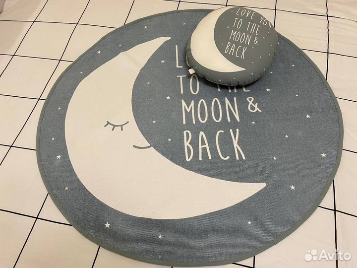 Коврик и подушка H&M