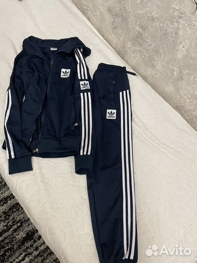 Спортивный костюм