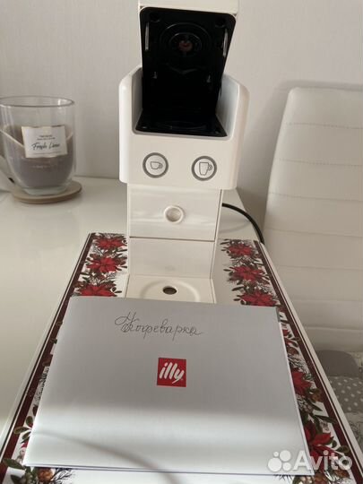 Капсульная кофемашина illy