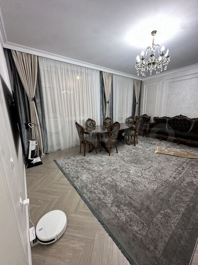 4-к. квартира, 107 м², 1/5 эт.