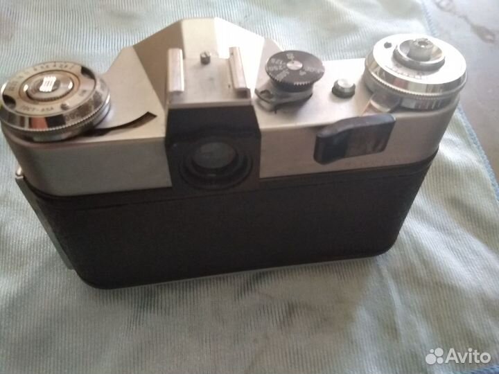 Продаю плёночный, зеркальный фотоаппарат Зенит Е