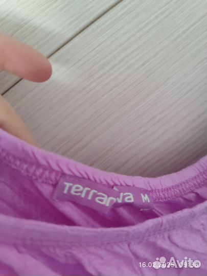 Блузка с вырезом