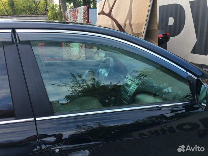 Camry 40 Ветровики с хром вставками Y5YL1