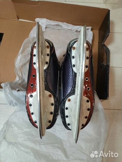 Хоккейные коньки профессиональные Bauer Vapor 1X