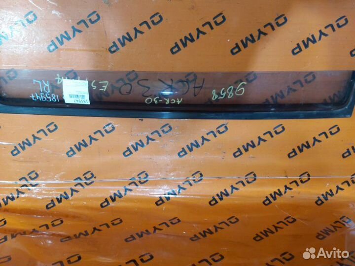 Ветровик задний левый Toyota Estima ACR30