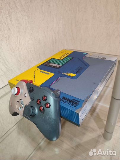 Xbox One X - Cyberpunk edition