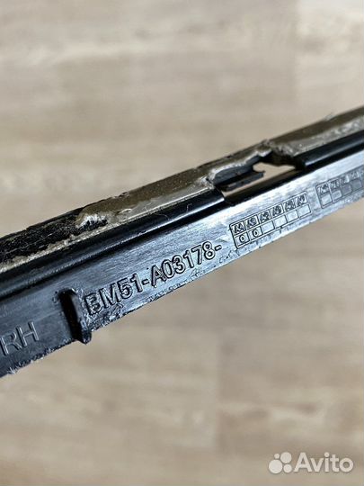 Держатель молдинга лобового стекла Ford Focus 3