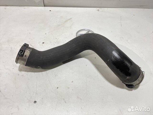 Патрубок интеркуллера левый Мерседес М271 w212 w20