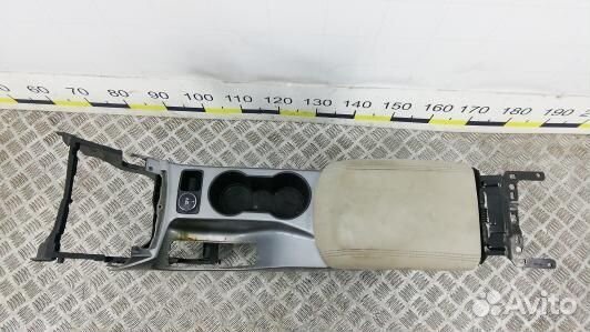 Подлокотник центральный ford escape 3 (83F07IX01)