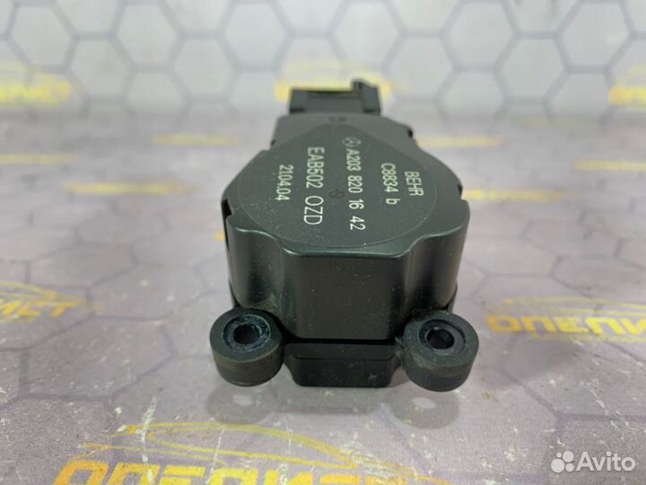 Сервопривод заслонки печки Mercedes E-Class W211