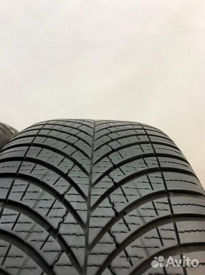 Goodyear Vector 4Seasons Gen-3 235/55 R17 106H