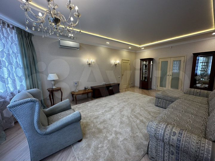 Коттедж 230 м² на участке 13 сот.