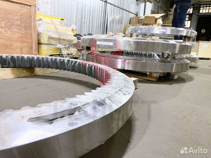 Поворотный круг Komatsu PC240LC-8K 206-25-00301