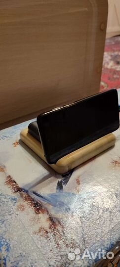 Подставка для телефона из дерева