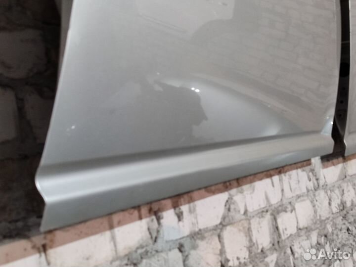 Дверь передняя правая Avensis 250 левый руль