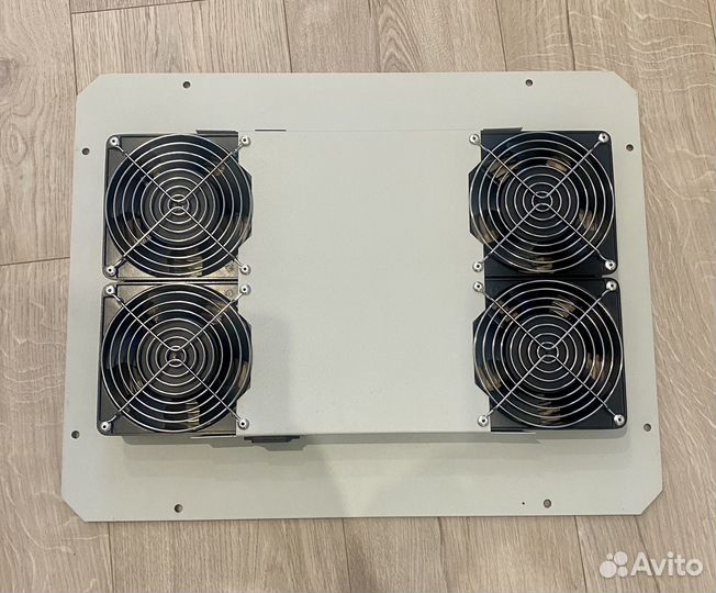 Вентиляторный блок TLK для напольных шкафов