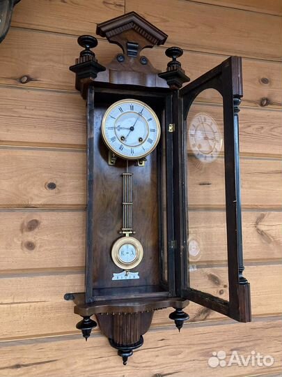 Старинные настенные часы Ленцкирх