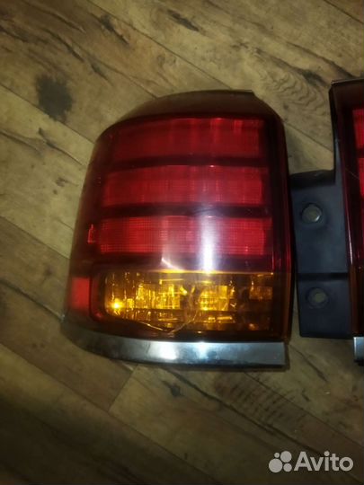 Фонарь левый/правый наружный Lexus LX 570