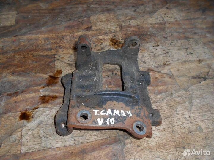 Кронштейн компрессора кондиционера Toyota Camry V