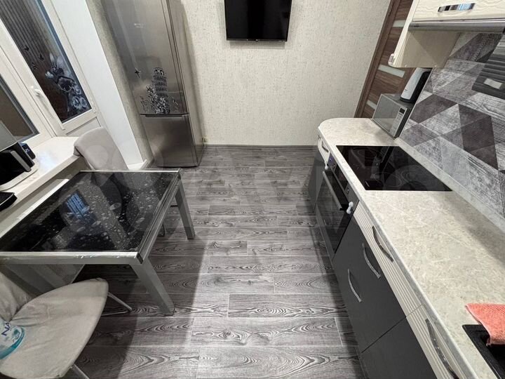 2-к. квартира, 57,2 м², 4/10 эт.