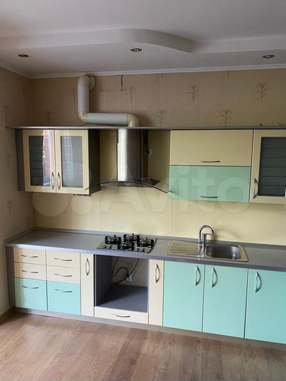 2-к. квартира, 85 м², 2/4 эт.