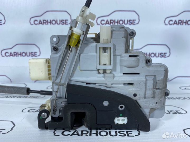 Замок двери передний правый Volkswagen Touareg NF