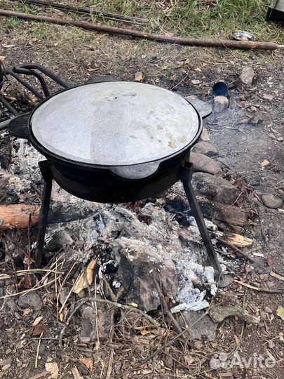 Прокат аренда чугунный казан с треногой 8 литров