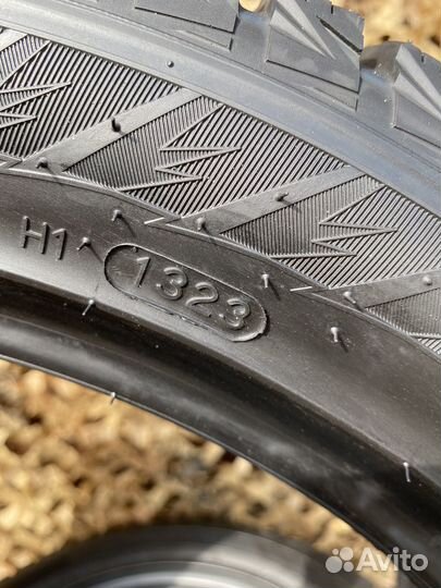 Hankook Winter I'Cept X RW10 255/45 R20 110T