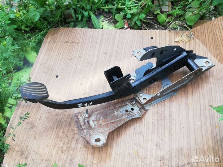 Педаль Форд Фокус 2