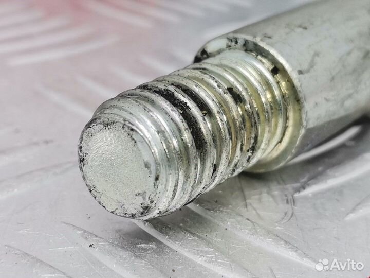 Крюк буксировочный Opel Astra F рест. 2002