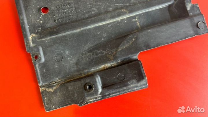 Защита днища кузова задняя правая Audi A6 C6 AUK