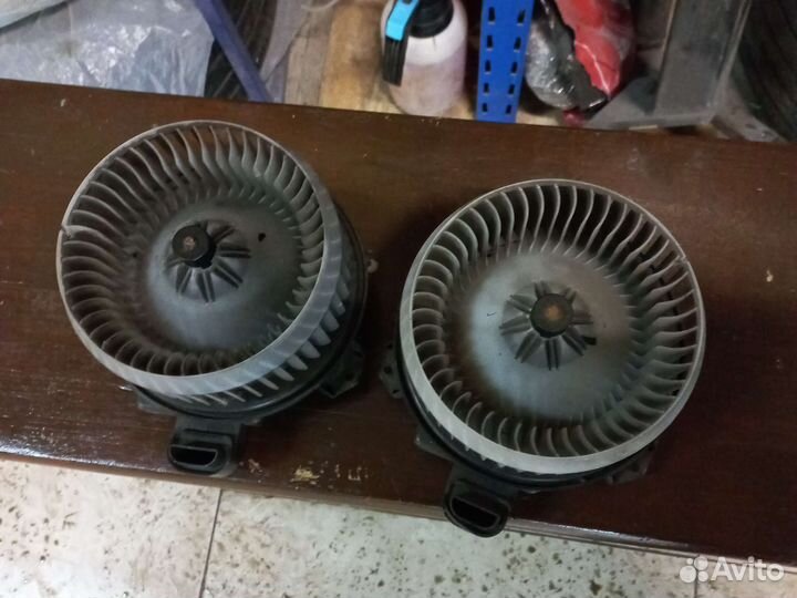 Моторчик печки Тойота Камри Ленд Крузер Прадо 150