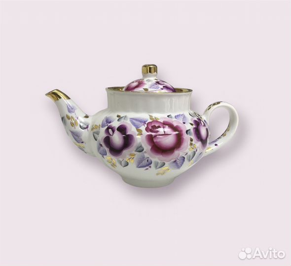 Фарфоровый чайник