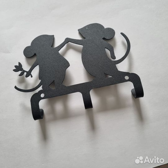 Ключница настенная металлическая