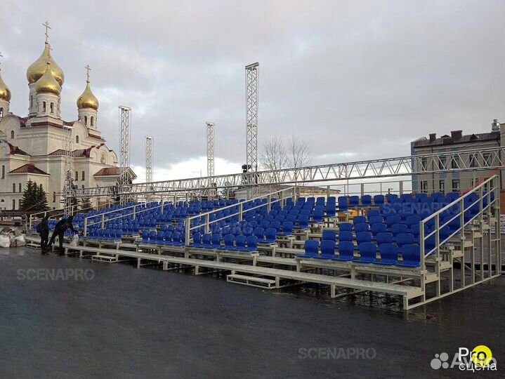 3-х секционная трибуна по 99 мест каждая
