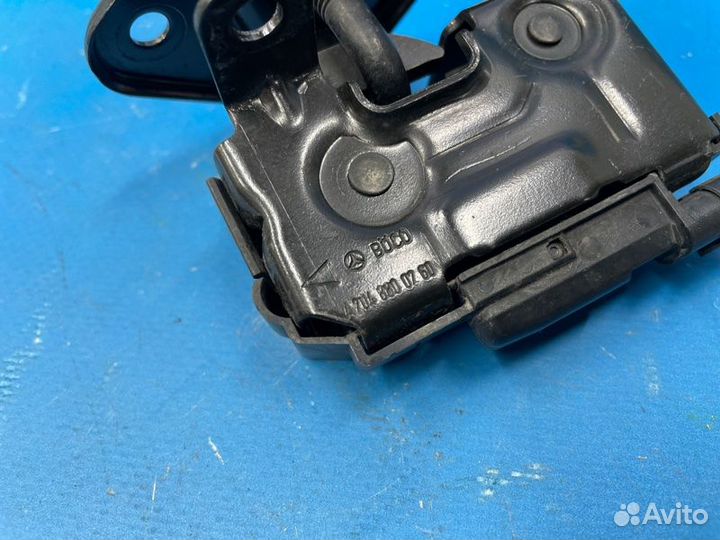 Замок капота правый Mercedes-Benz C-Class WDD205