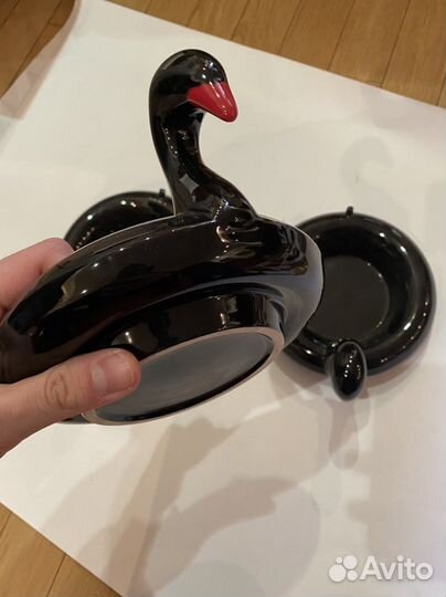 Пепельница черный лебедь