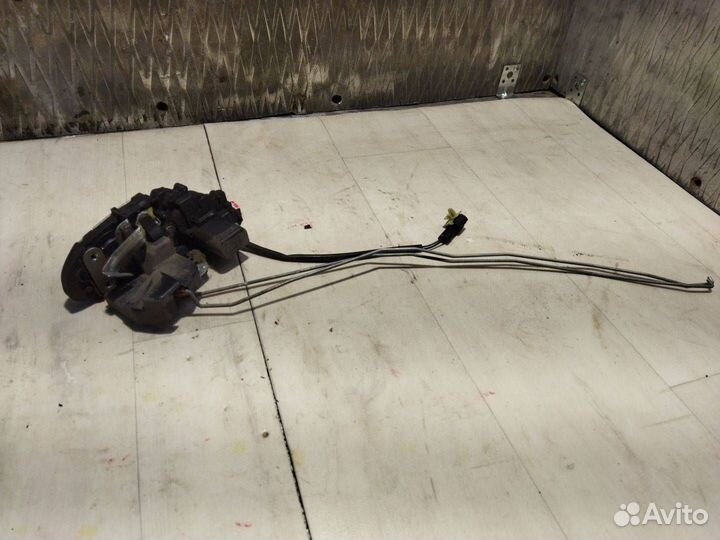 Замок двери задней левой Hyundai-Kia Spectra