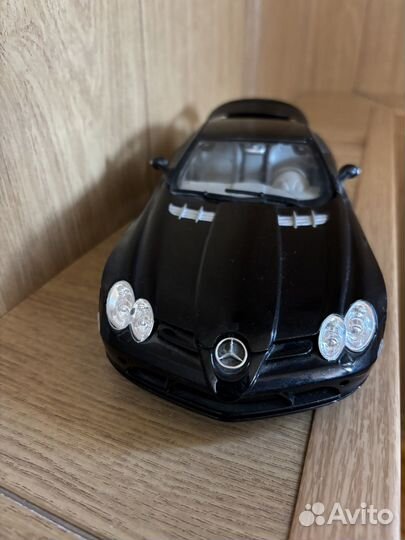 Машинки модельки 1:18 Mercedes SLR Mclaren Maisto