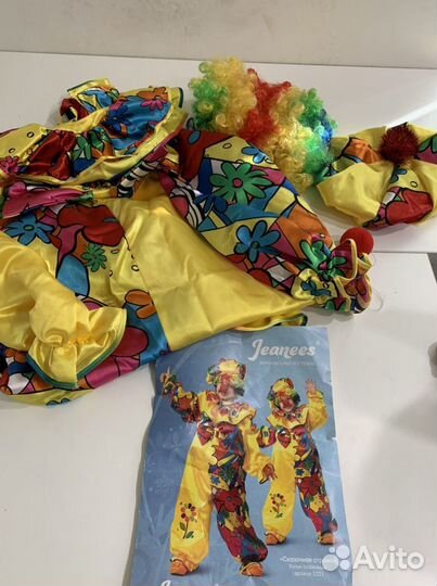 Костюм деда мороза, клоуна и сыщика