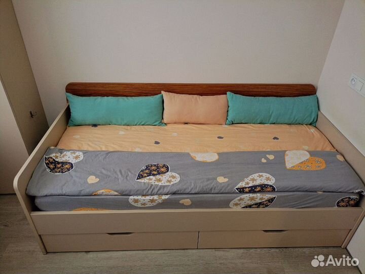 Кровать односпальная с матрасом бу