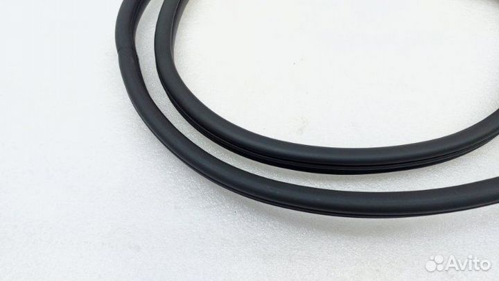 Б/У Уплотнитель проема двери Состояние отличное