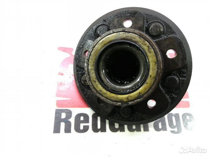 Ступица передняя Toyota Hiace LH100 2LTE 1992