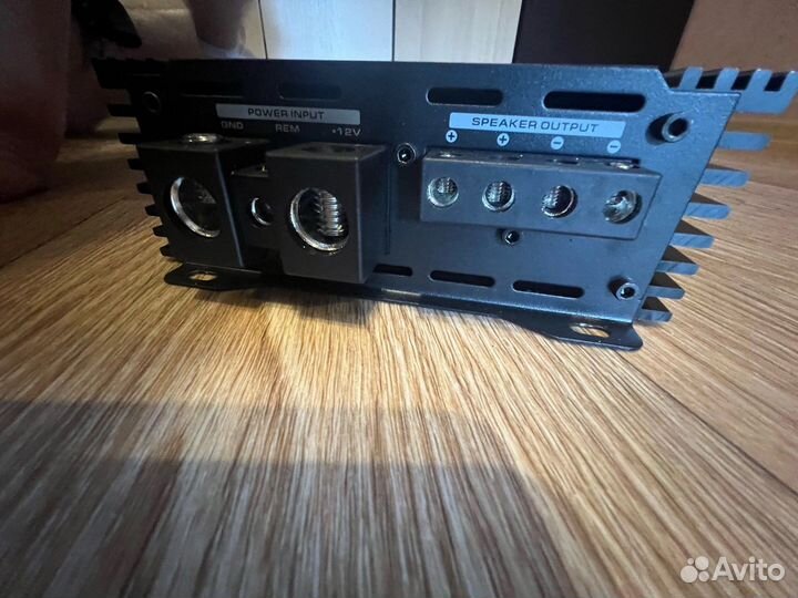 Усилитель Аура Веном 2000