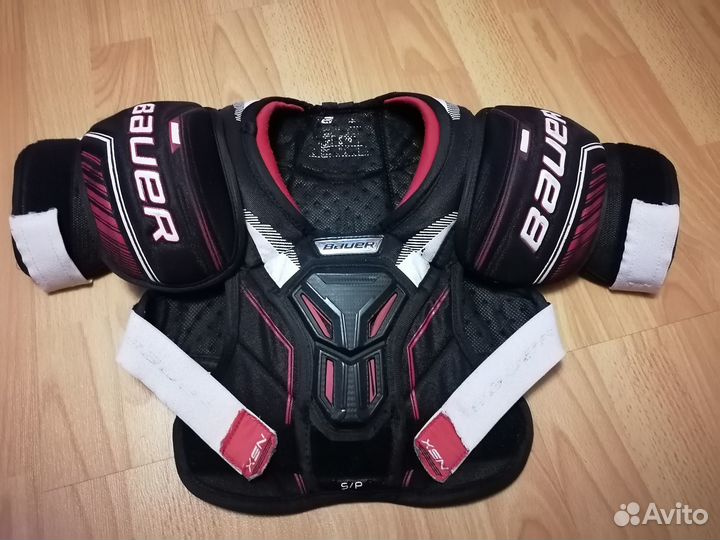 Нагрудник хоккейный bauer