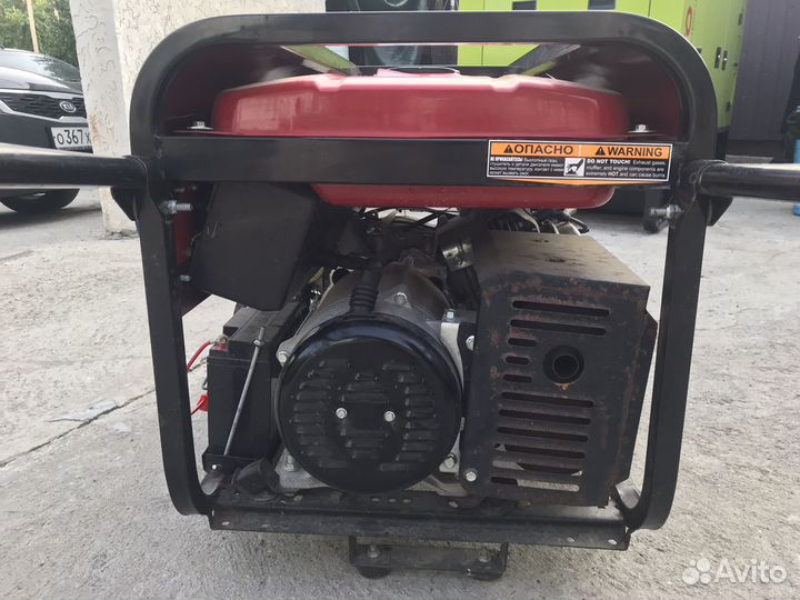 Бензиновый генератор