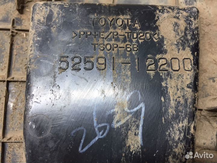 Подкрылок Задний Левый Toyota Corolla E150