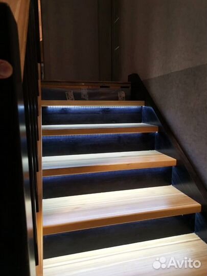 Межэтажная деревянная лестница